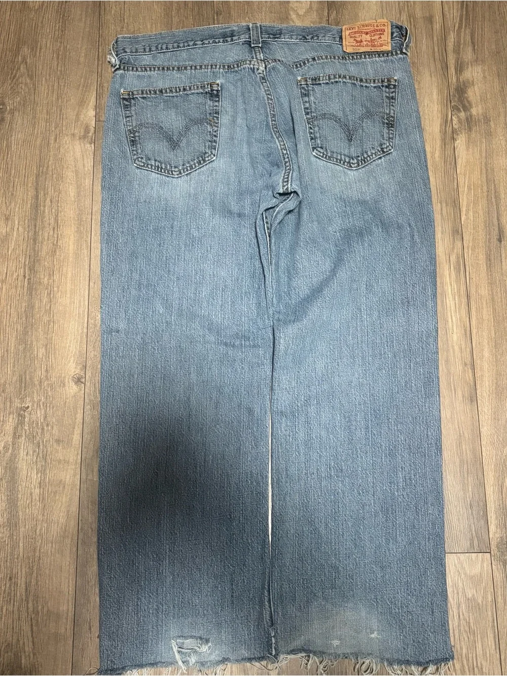 Levi's Men's Denim Relaxed Straight Jeans in Light Blue Wash